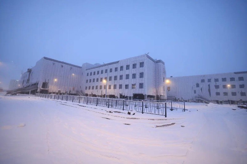 Айсен Николаев осмотрел микрорайон Звездный