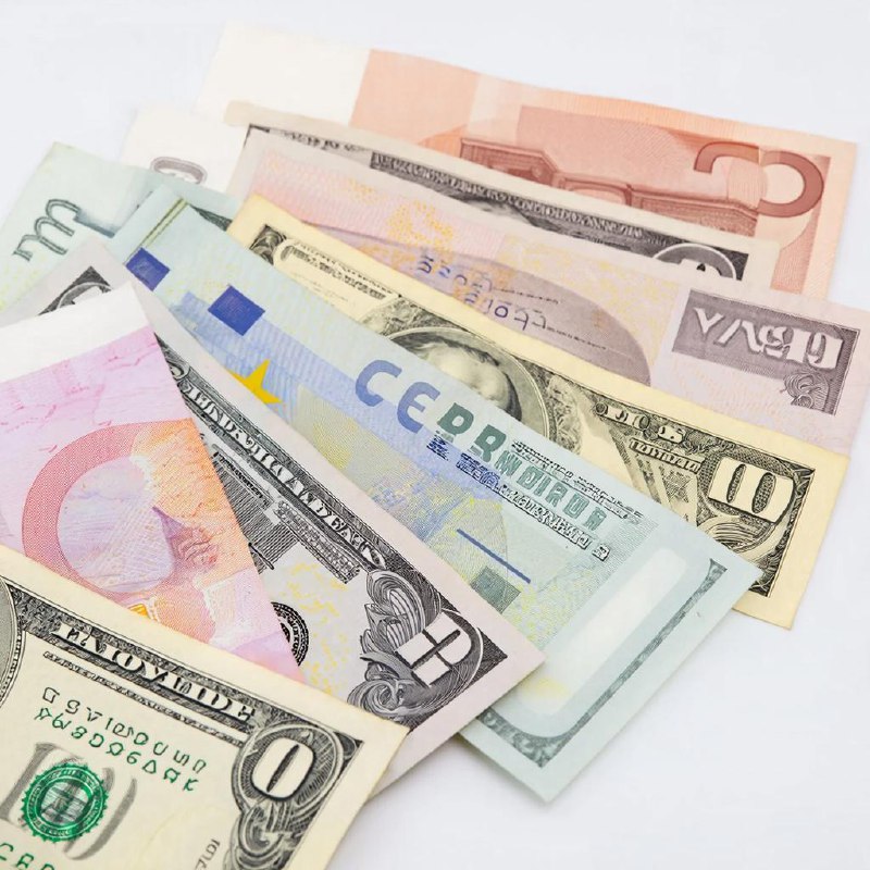 Банк России определил курсы валют на новогодние праздники