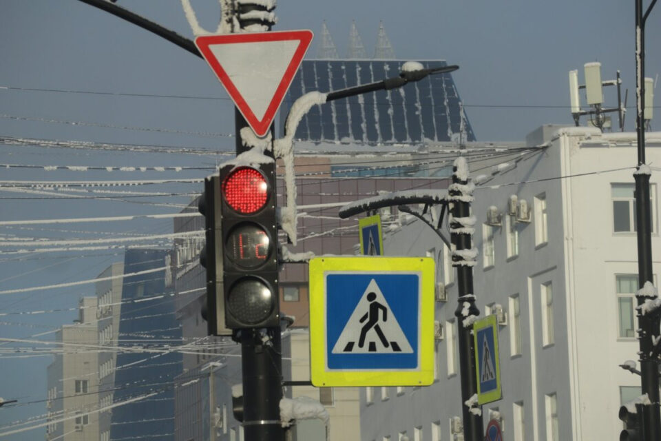 Эксперимент со светофорами: Спасение от коллапса или новые пробки?