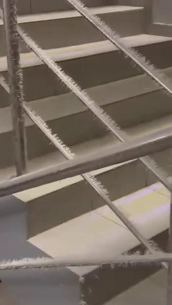 Ледяная реальность: бизнес в центре Якутска замерзает