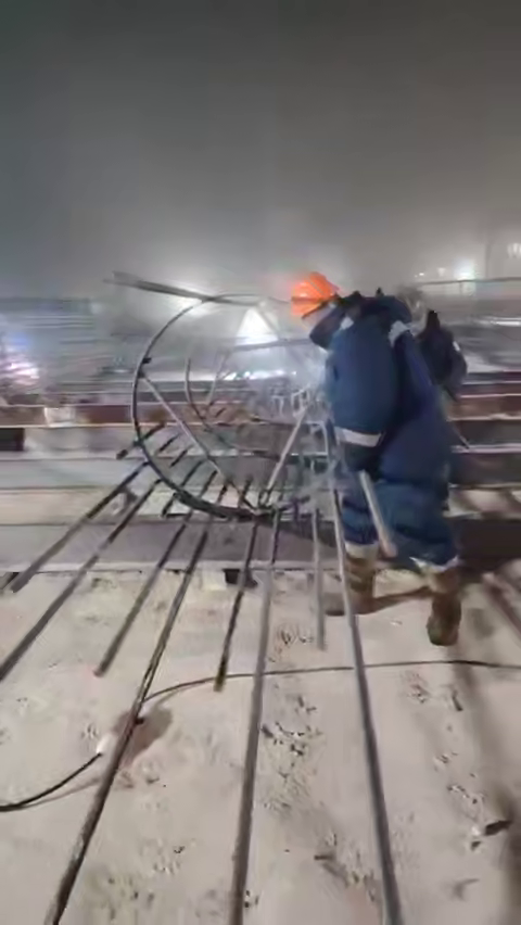 Труд в -50°: герои строительства Ленского моста