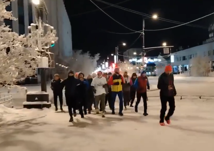 «Морозный» забег с чемпионом по улицам Якутска