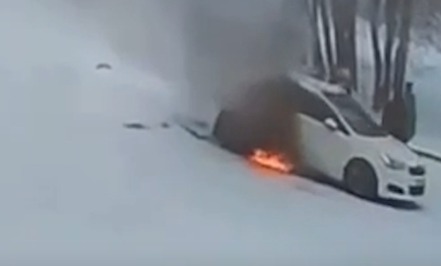 Герои среди нас: Футбольный тренер спас ребенка из огня