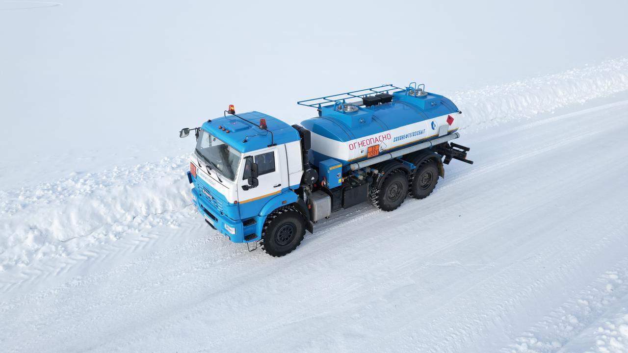 Саханефтегазсбыт приступил к доставке топлива автозимниками  