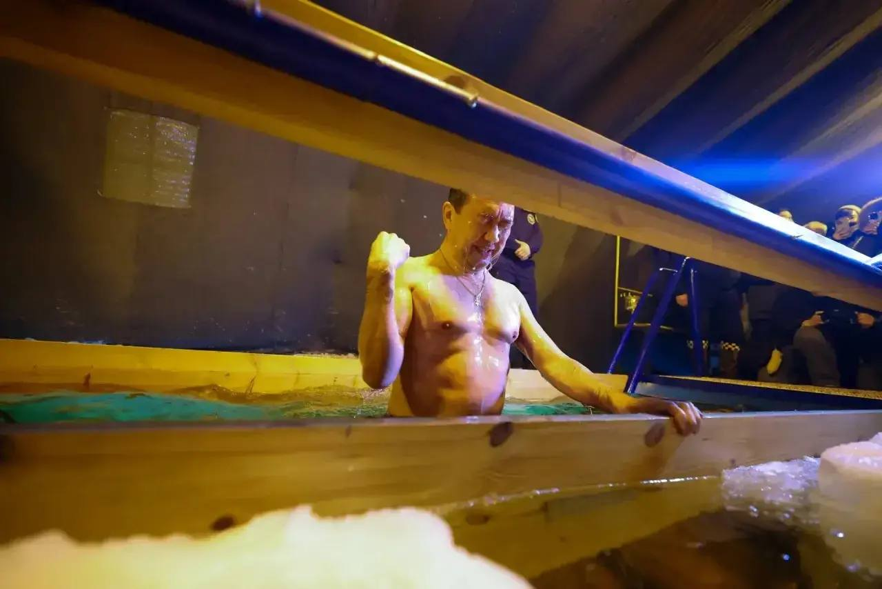 Айсен Николаев: Погружение в купель – не испытание на выносливость