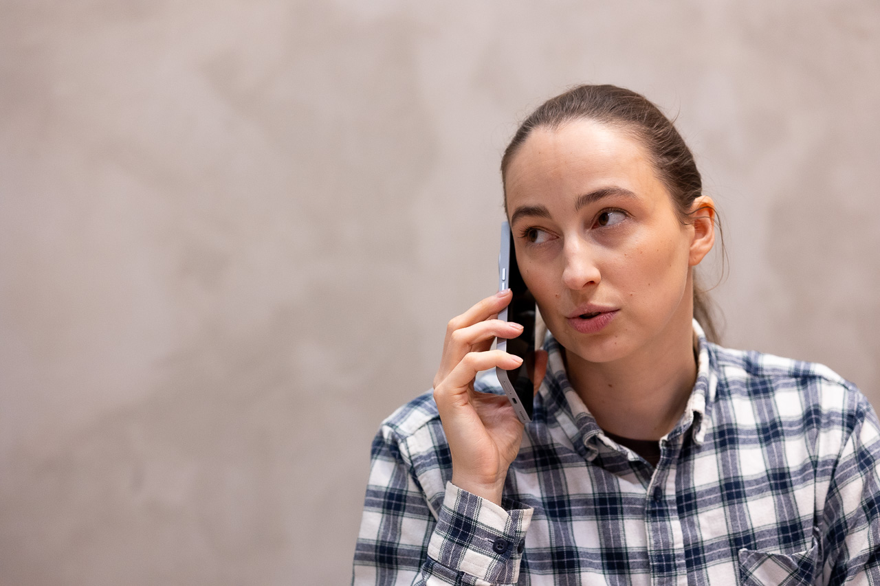 Как распознать мошенников, которые предлагают продлить договор с оператором