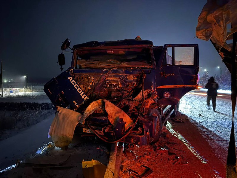 Столкнулись два Камаза на автодороге Лена