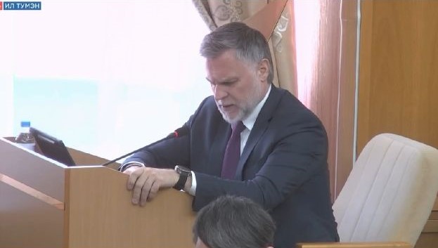 Обычная практика вешать все грехи на уходящего?