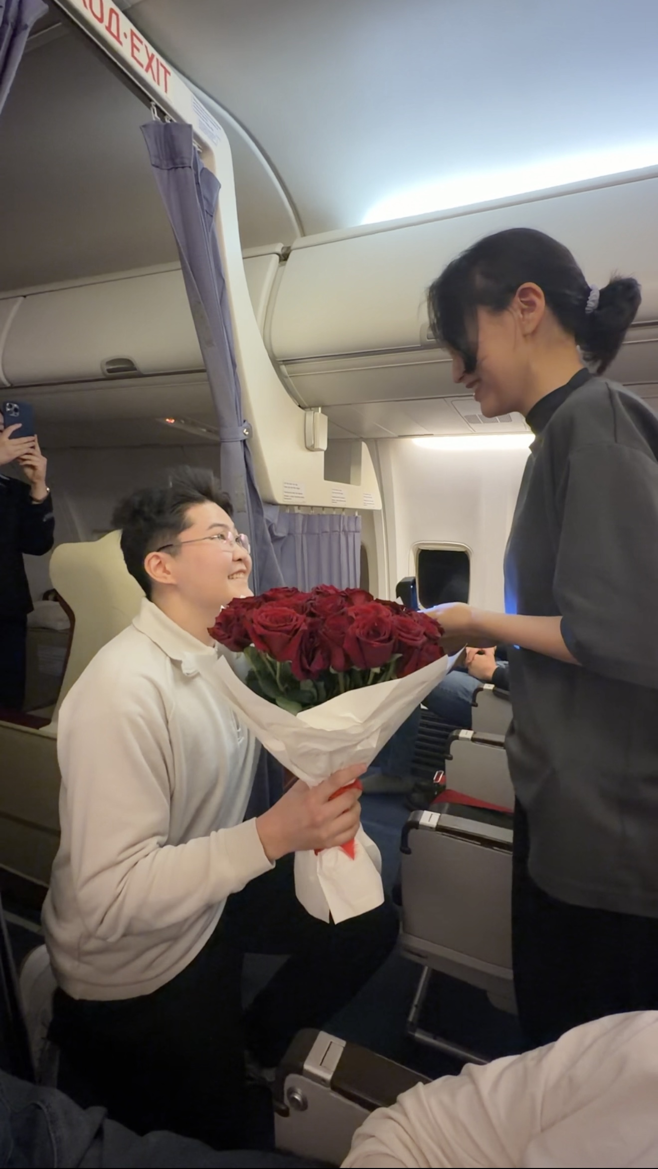 Студент сделал сюрприз любимой на рейсе Якутск — Москва