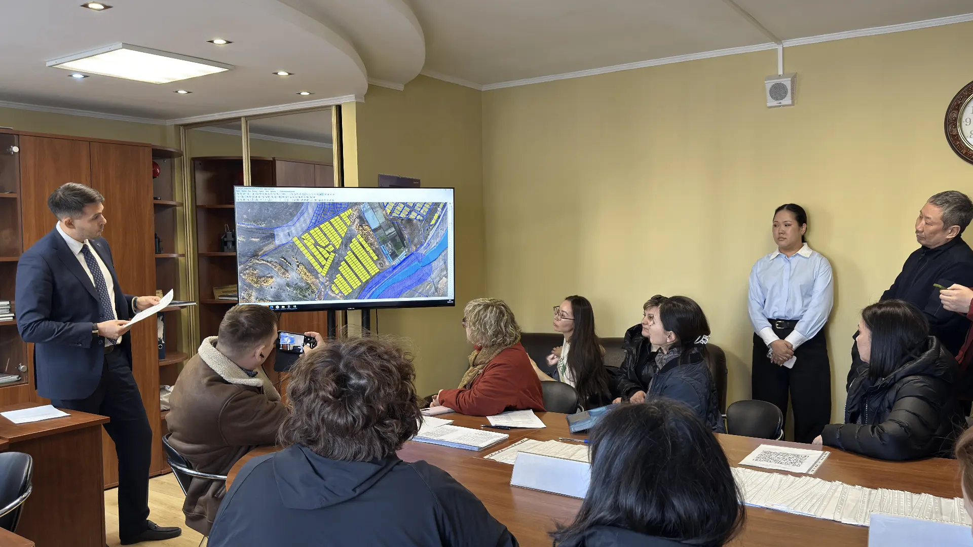 Многодетным семьям распределили земельные участки