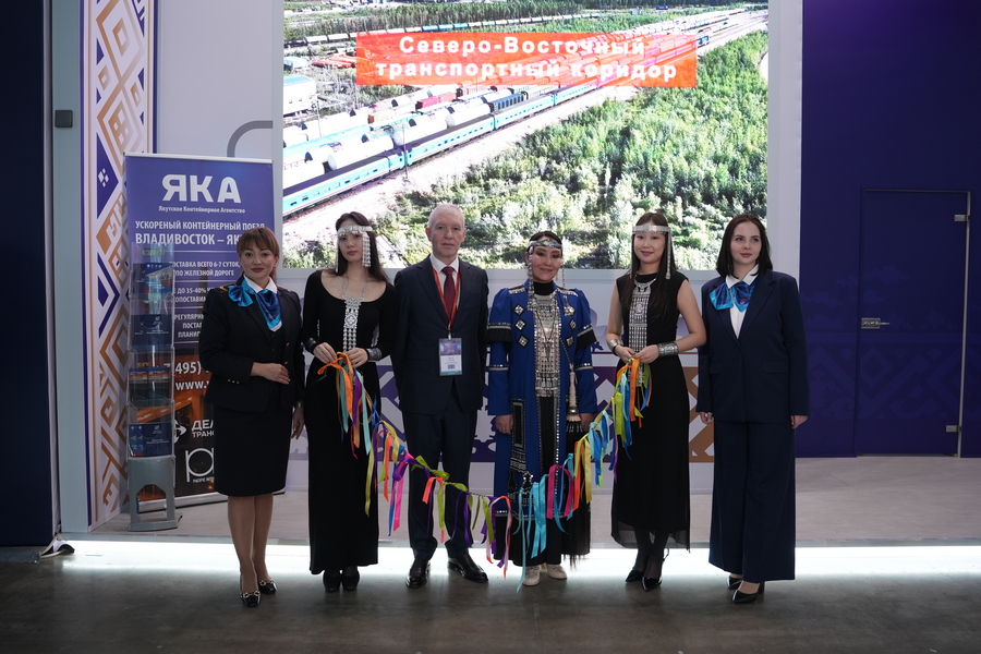 Открыт стенд ЖДЯ на Международной выставке TransRussia