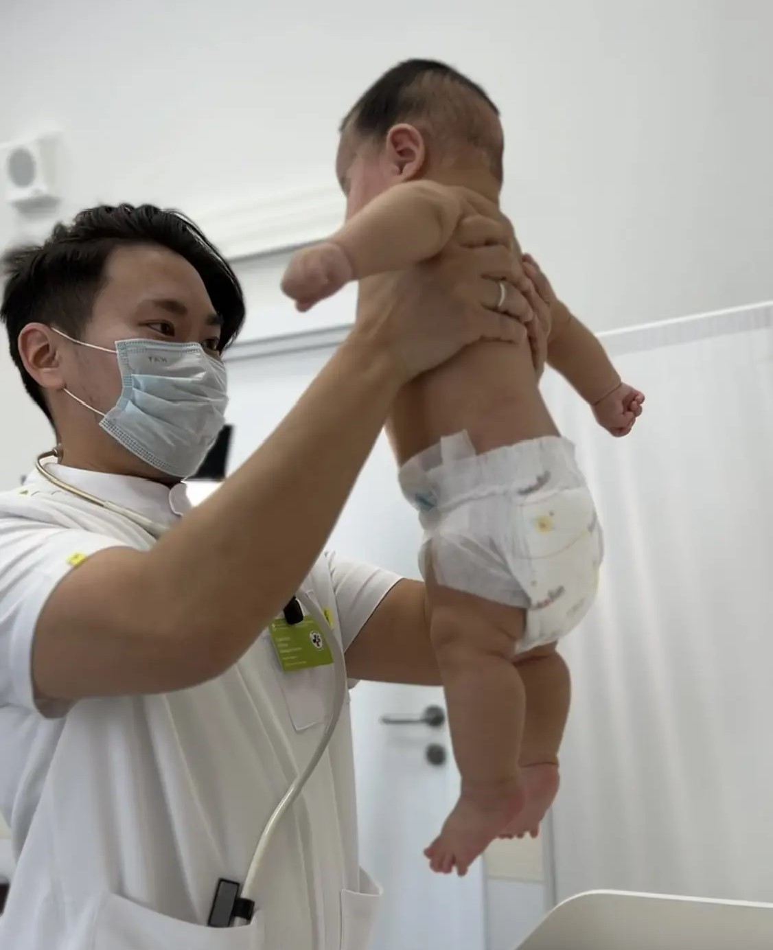 Первый месяц жизни: Что происходит с вашим малышом