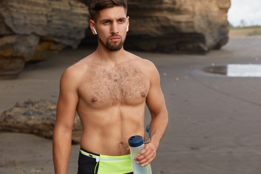 Волосатая грудь у звёздных мужчин снова в моде