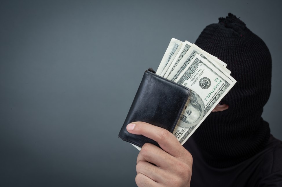 Китайский скандал: $2,5 млн из бизнеса ушли на донаты блогерам