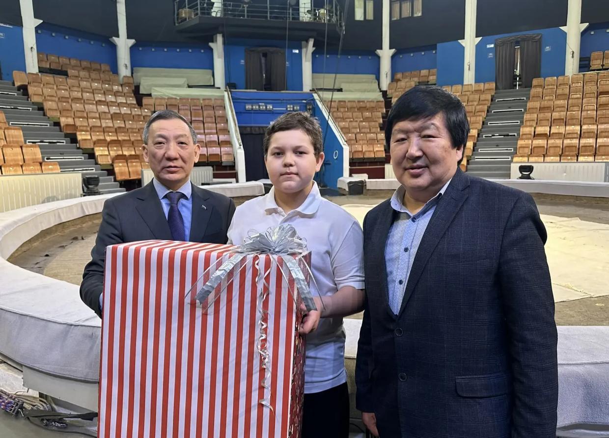 Юный артист получил подарок от Путина