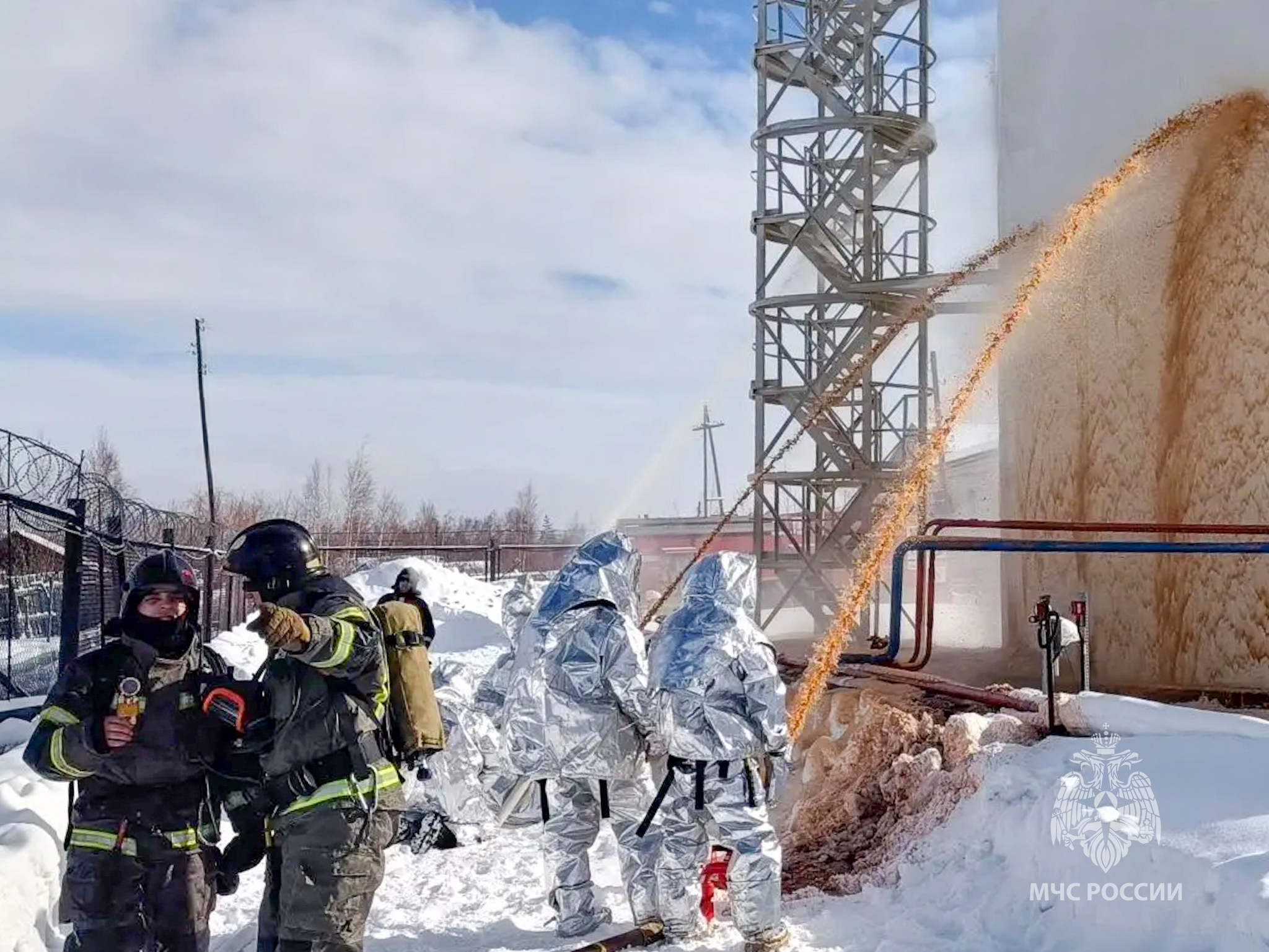 Масштабные учения: Пожар на нефтепродуктовых резервуарах и угроза БПЛА