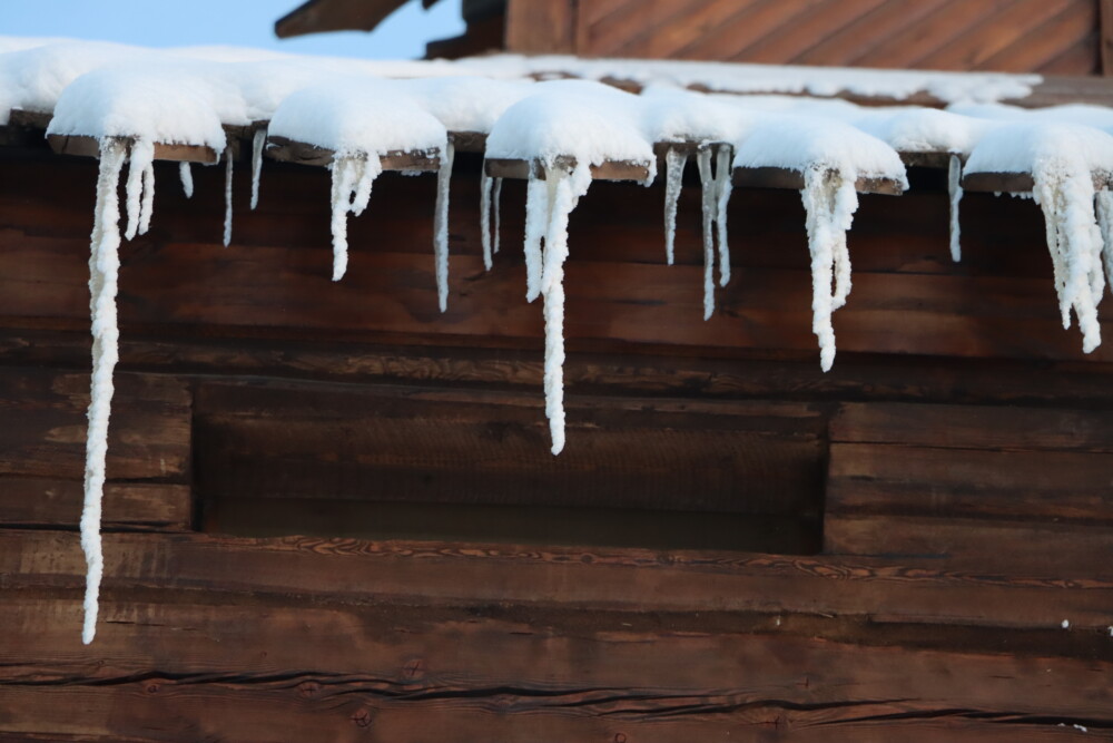 Погода в воскресенье: снегопад и гололед