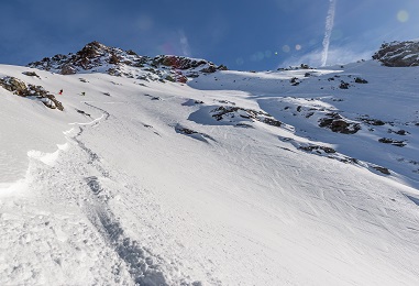 Лавина в Бурятии накрыла туристов: троих нашли живыми