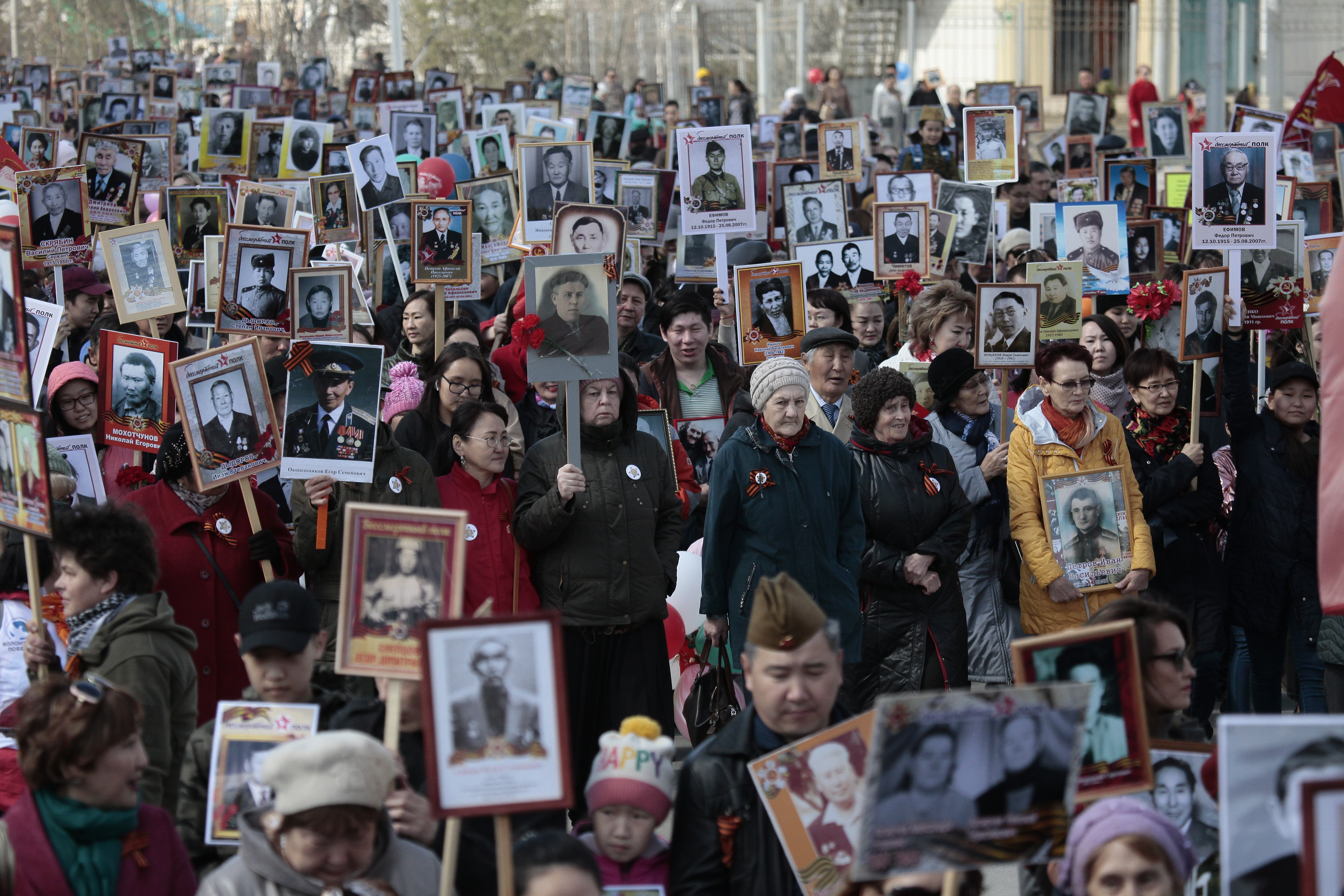 Бессмертный полк: Традиции и новые форматы