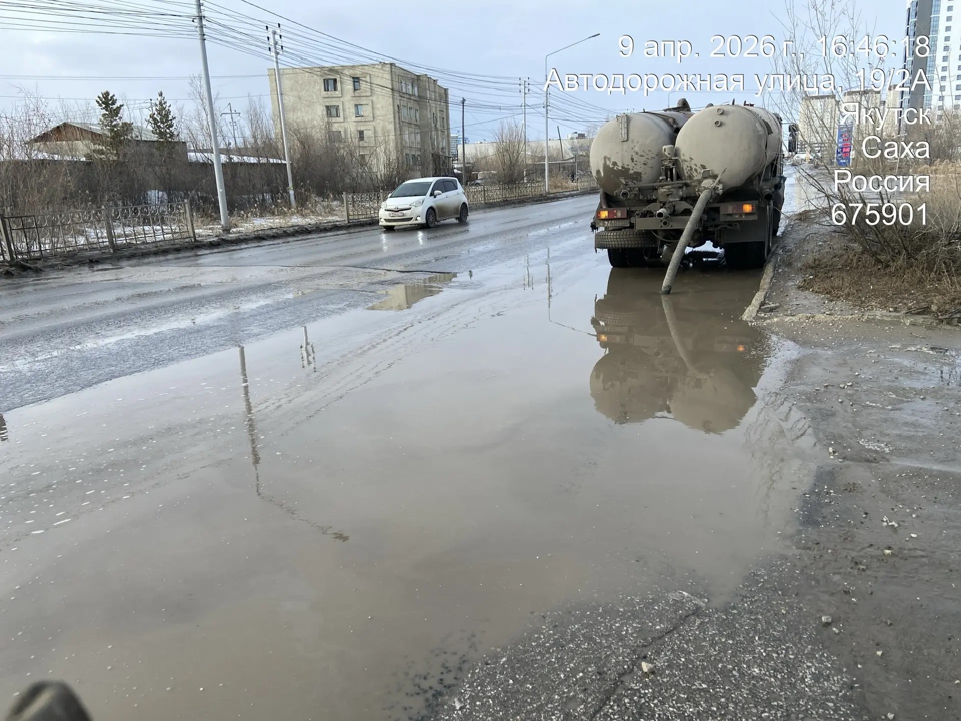 В Якутске продолжается активная работа по санитарной очистке