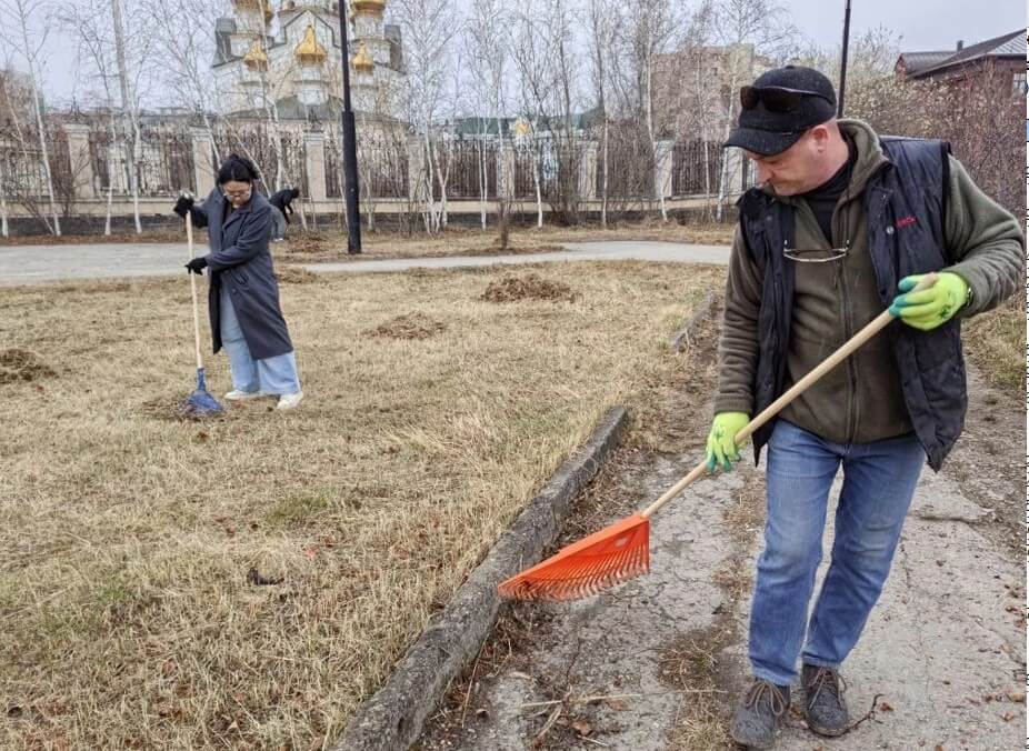 Общественники Якутска провели субботник в Старом городе