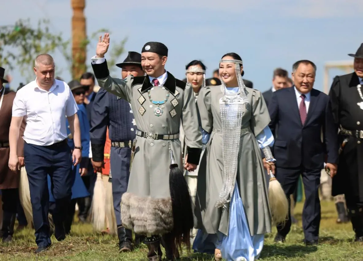 Ил Дархан поздравляет с Ысыахом Туймаады!