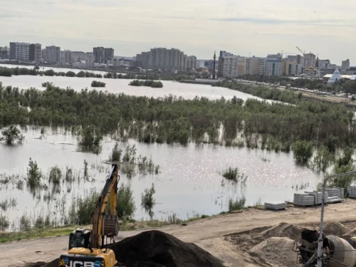 Самая главная зона отдыха скрылась под бурными водами