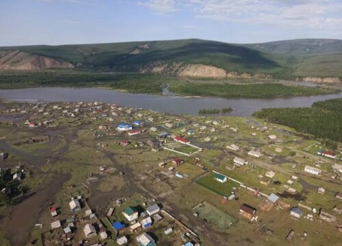 Верхоянье: Реки продолжают стремительно топить район