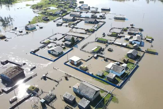 На реке Яна снижается уровень воды